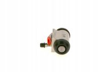Cylinderek hamulca koła prawego; z tyłu - BOSCH F 026 002 020 — zdjęcie 3