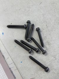 Śruba rolki napinacza - OE 1336L1
