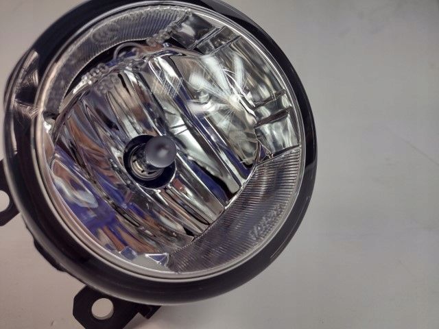 Lampa przeciwmgielna lewa/prawa LHD / RHD - VALEO 044185