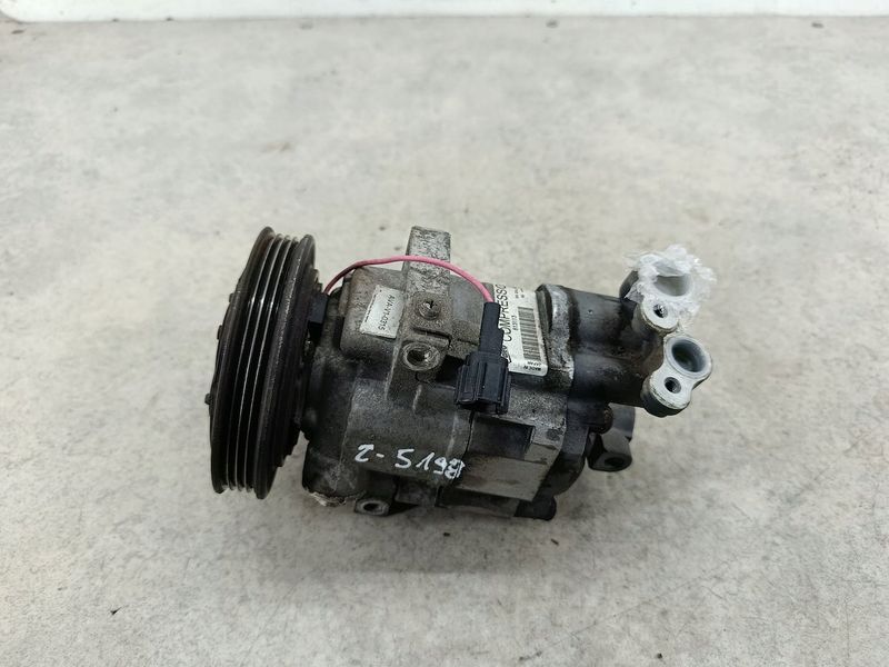 Sprężarka klimatyzacji - VALEO 813113