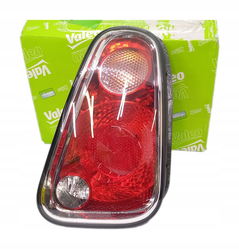 Lampa tylna prawa - VALEO 045225