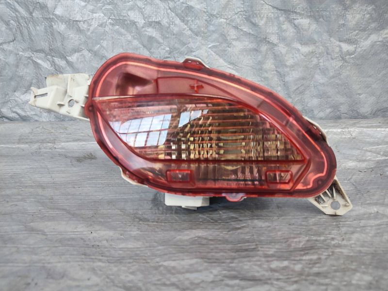 Lampa cofania - OE 81581-0D220