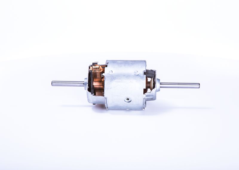 Dmuchawa man/mb/rvi/volvo 24v - BOSCH 0 130 111 130