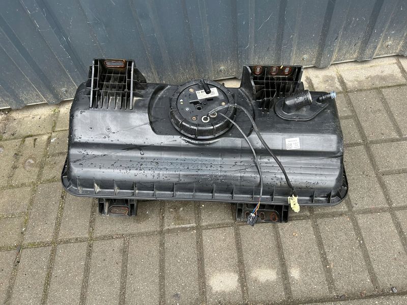 Zbiornik mocznika adblue iveco - OE 5801515672
